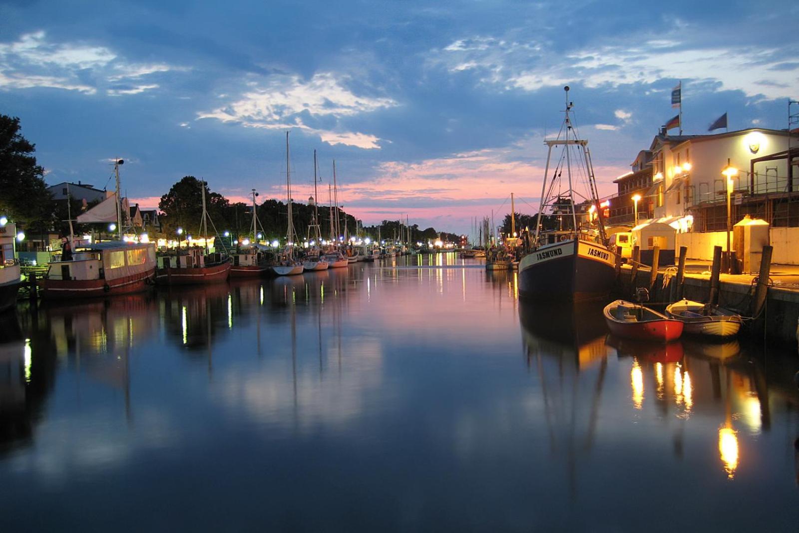 Berringer, Krabbe, Direkt An Der Promenade Rostock